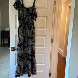 Off the shoulders shorts jumper